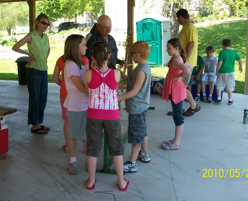 https://www.dundeemill.org/pictures/2010/5 school visit 5.jpg